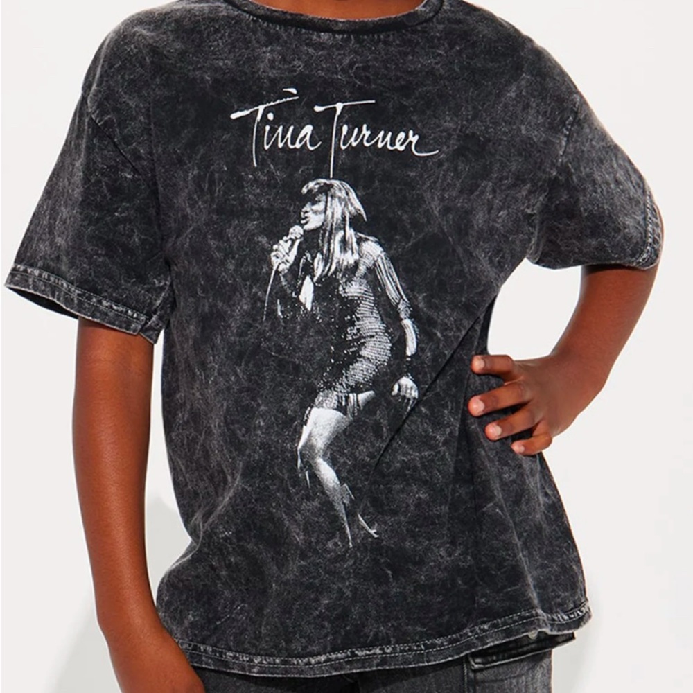 TINA TURNER  XL DRI WASH GRAPHIC TEE CREW NECK SHORT SLEEVE FRONT SCREEN COTTON